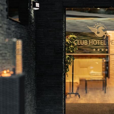 Club Hotel Pegasus Tiszaug 外观 照片